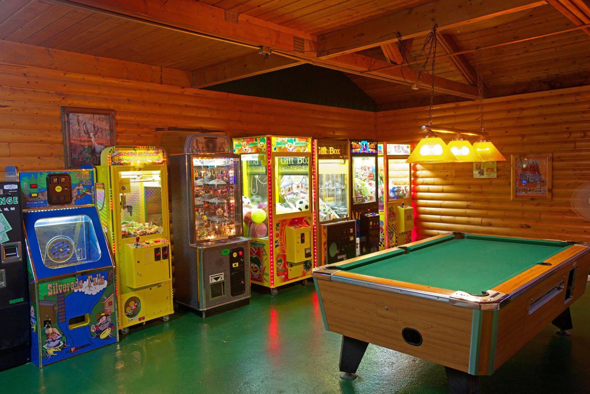 Arrowhead Resort Campground Plainville Экстерьер фото